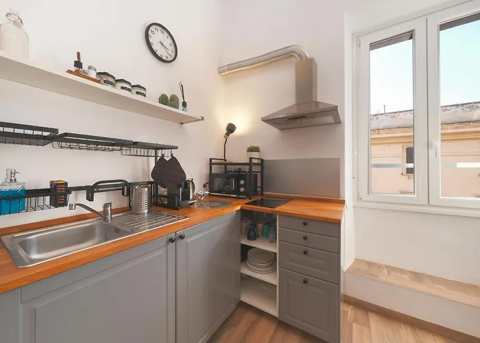 Appartement Elena's - Piramide Metro Station *