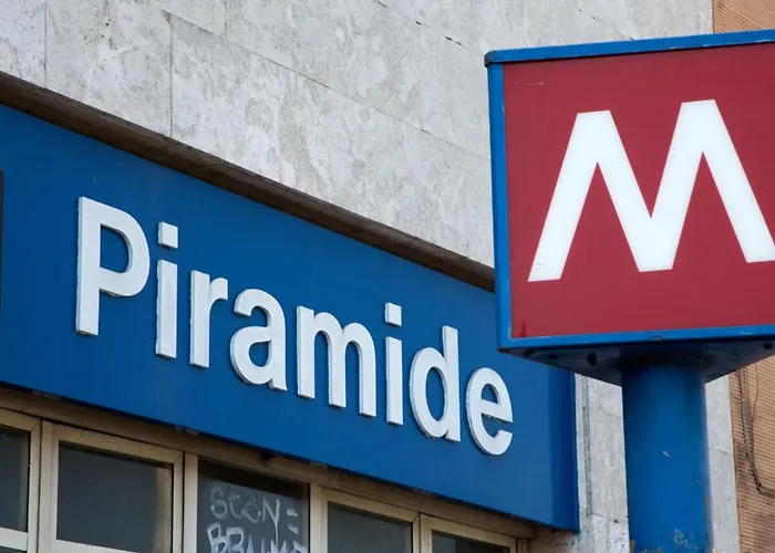 Elena's - Piramide Metro Station *